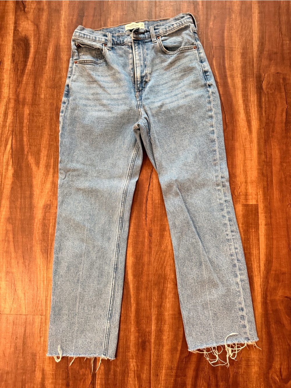 Abercrombie Ankle Straight Ultra High Rise Jeans Light Wash Size 28